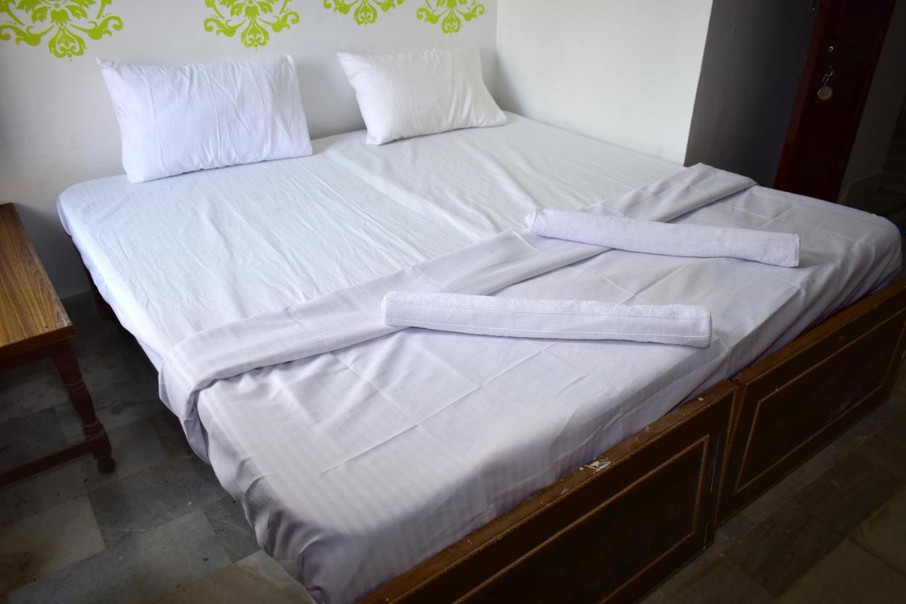 Sandhya Guest House Varanasi Near Ganga River Exterior photo