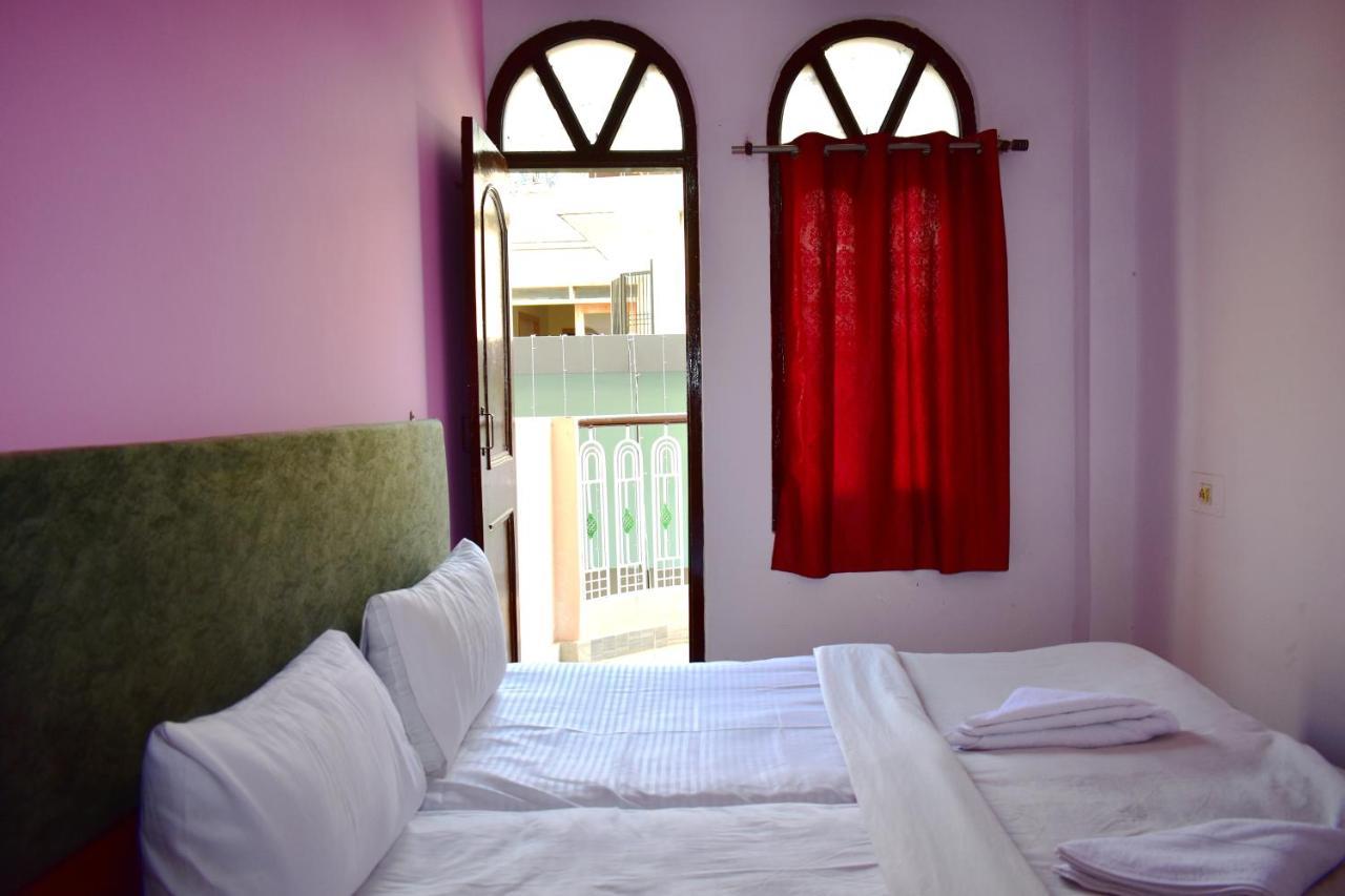 Sandhya Guest House Varanasi Near Ganga River Exterior photo